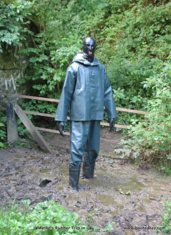 Wellie's Rubbergimp Trip in UK (11 Layers of RUBBER) - BootedRAY